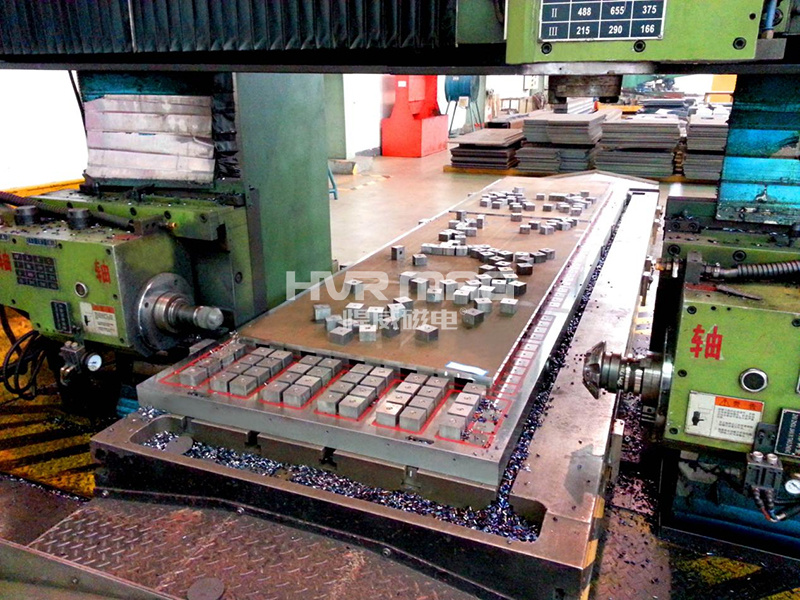 提升機(jī)加工精度的神器，悍威cnc電永磁吸盤(pán)