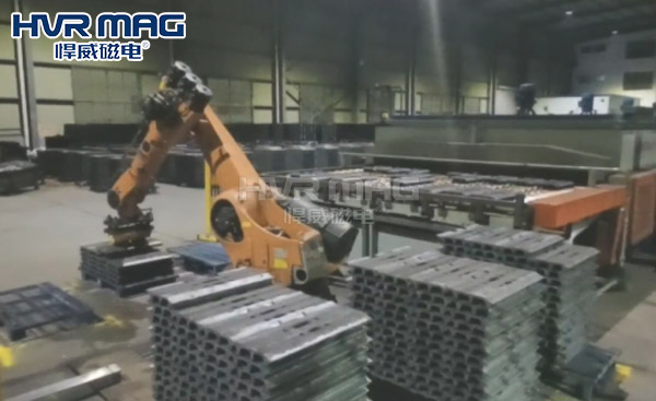 下料碼垛履帶板用電磁鐵還是電永磁鐵？